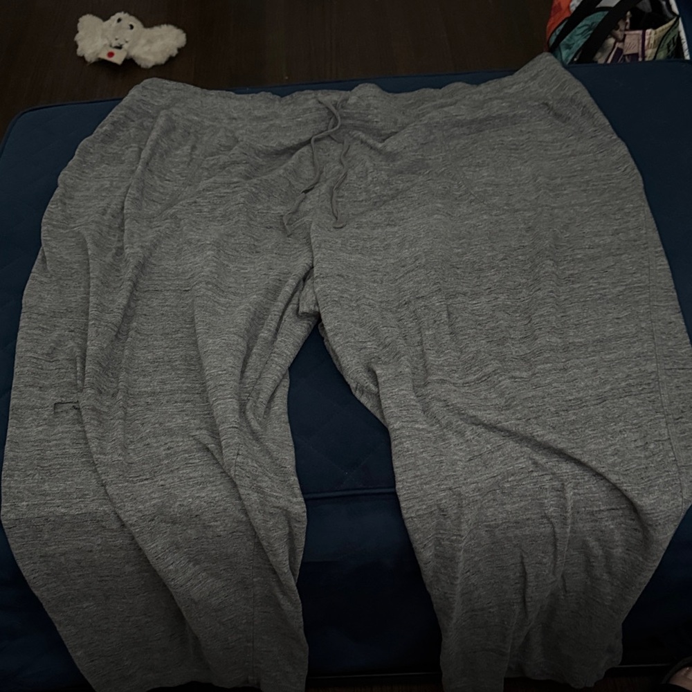Danskin Now Gray Leggings****FINAL MARKDOWN****